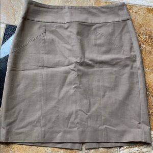 Banana Republic stretchy pencil skirt neutral tan